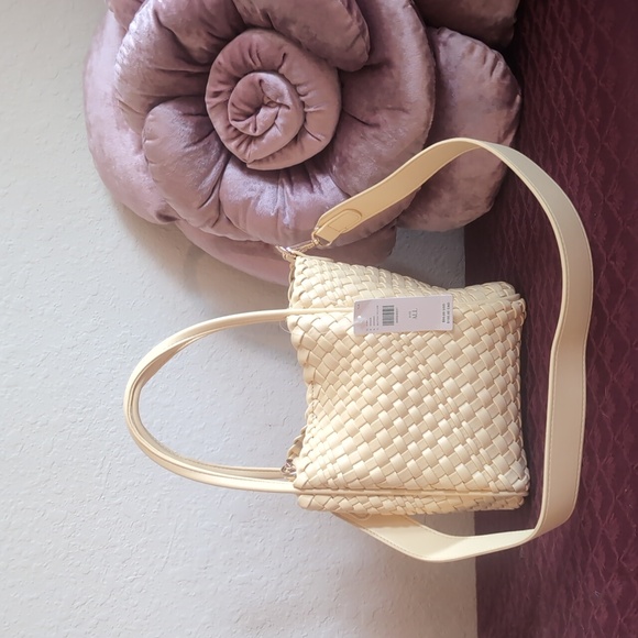 NWT The Hollace Tote: Woven Mini Edition In Butter - Picture 2 of 3